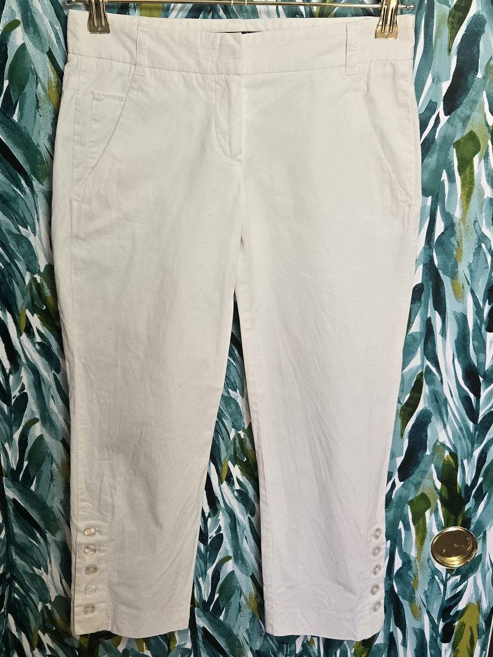 Theory White Cropped Capri Trousers with Button Cuff Detail